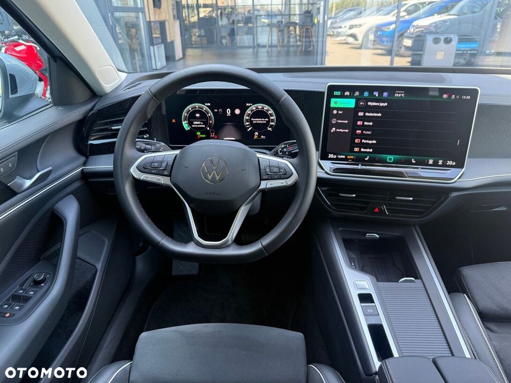 Volkswagen Passat - 11