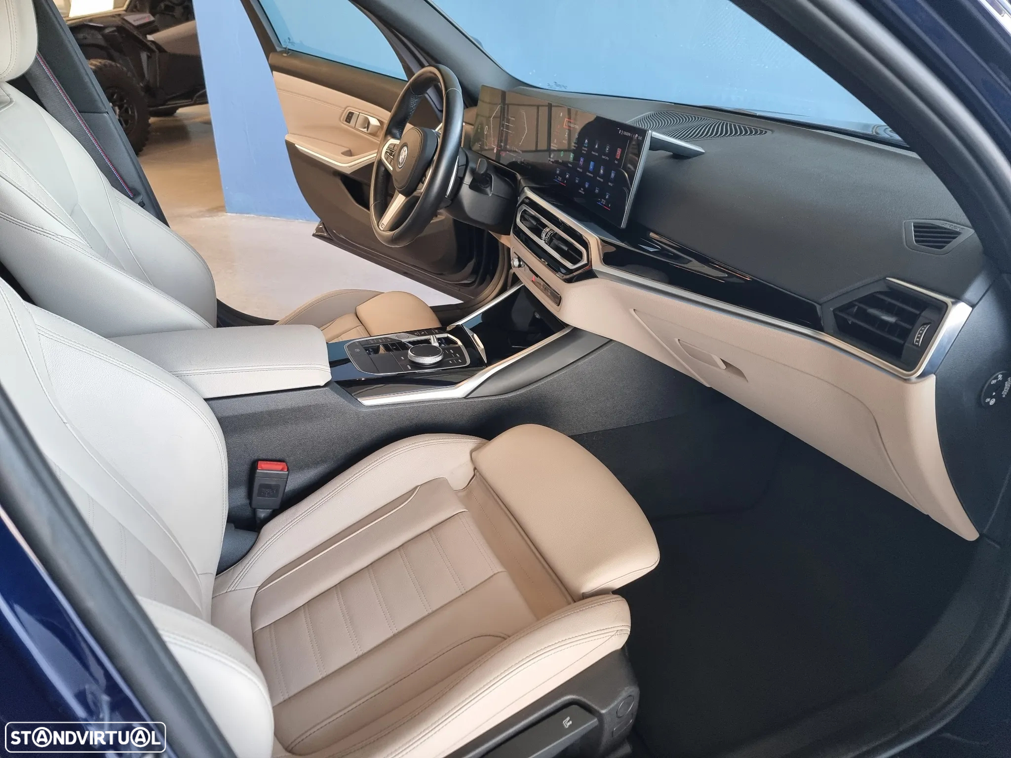 BMW 330 e Pack Desportivo M Auto - 23