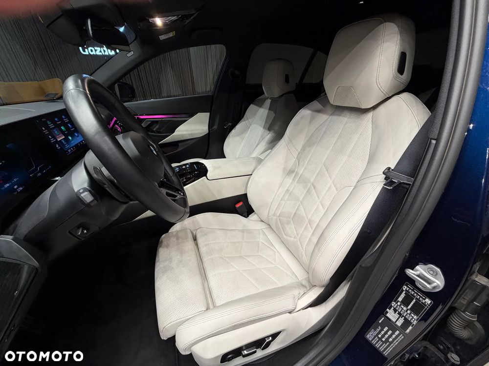 BMW Seria 5 520i M Sport Edition - 11