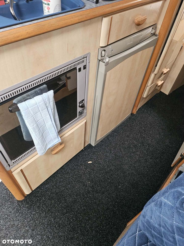 Mercedes-Benz Sprinter - 12