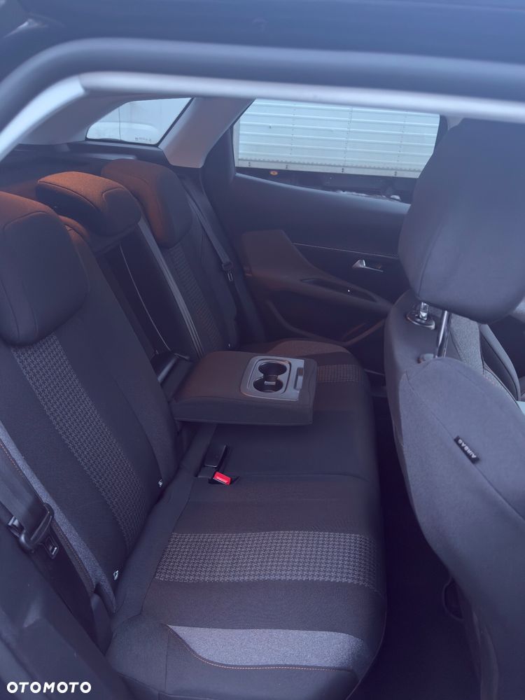 Peugeot 3008 1.2 PureTech GT S&S EAT8 - 10