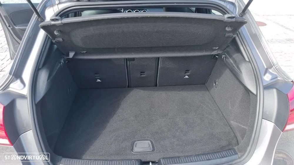 Mercedes-Benz A 250 e Style Plus - 20
