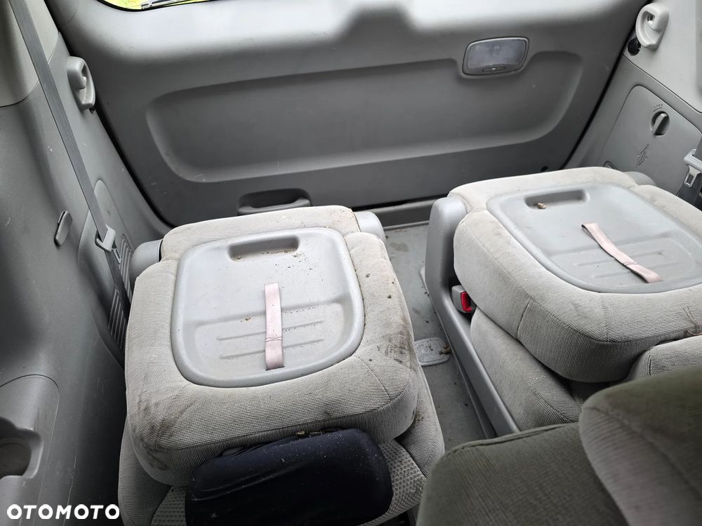 Kia Carnival 2.9 CRDi LX - 11