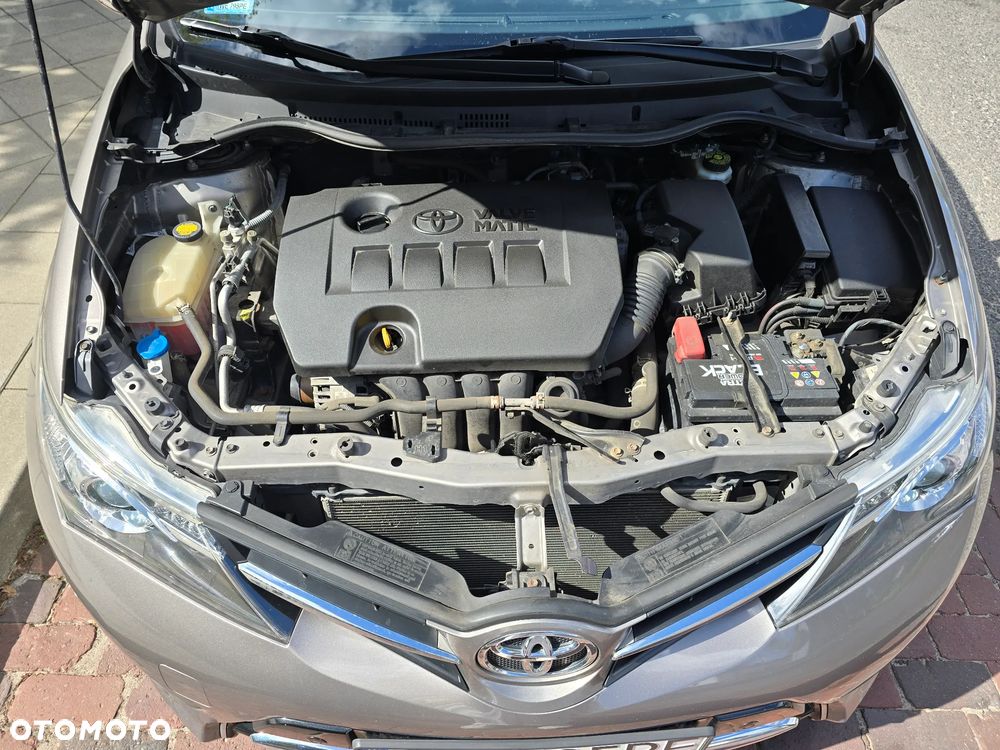 Toyota Auris 1.6 Premium MS - 35