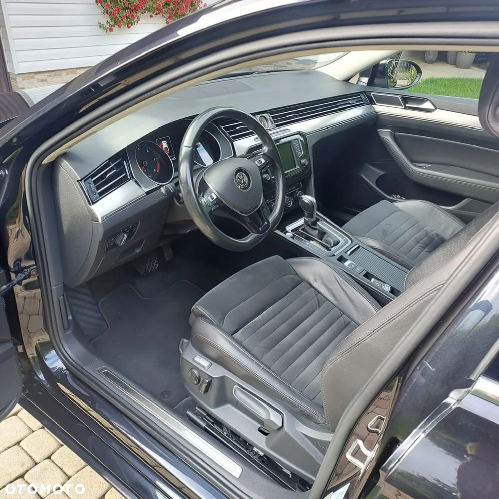 Volkswagen Passat 2.0 TDI (BlueMotion Technology) DSG Highline - 9