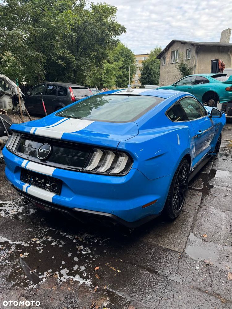 Ford Mustang 5.0 V8 GT - 4
