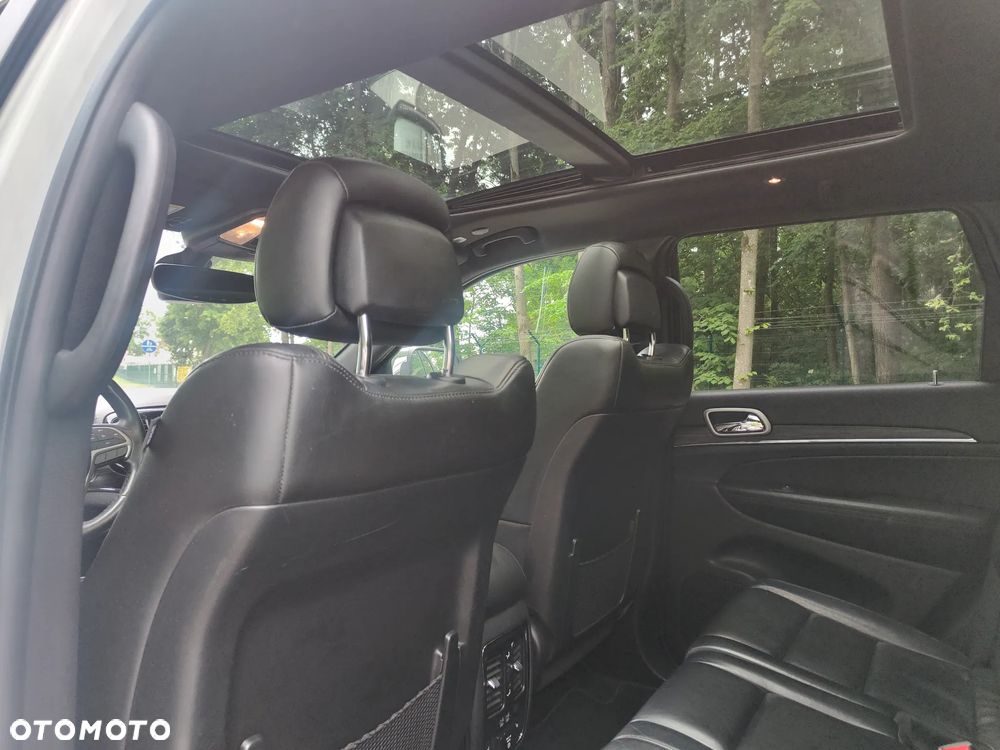Jeep Grand Cherokee - 14