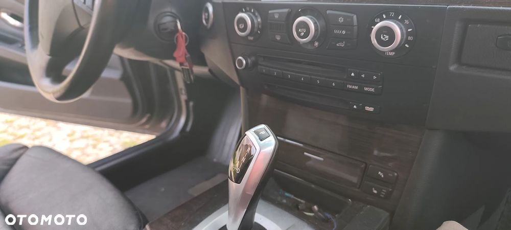 BMW Seria 5 550i - 10