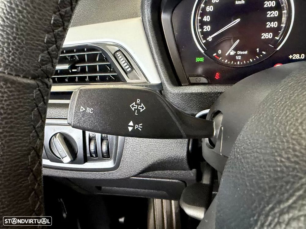 BMW X1 16 d sDrive Line xLine - 37