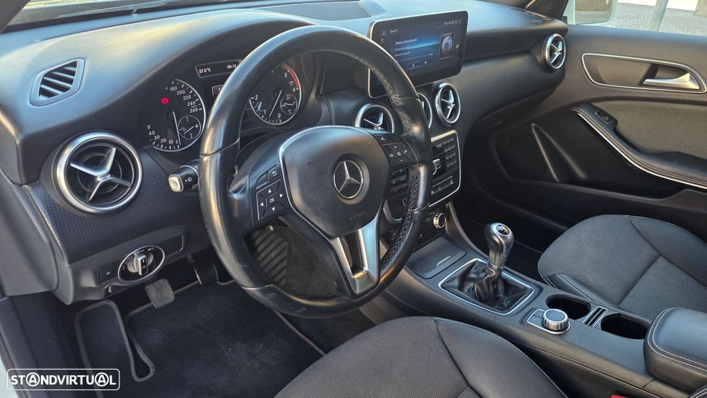 Mercedes-Benz A 180 d Urban - 10