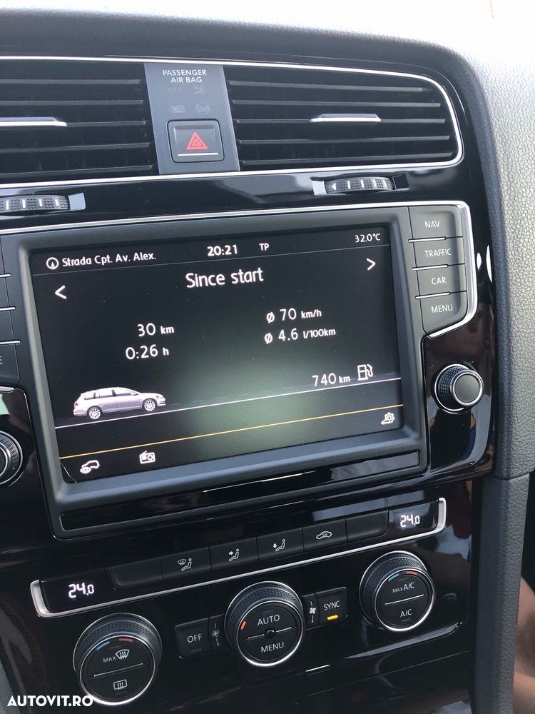 Volkswagen Golf 1.6 TDI DPF Highline - 8