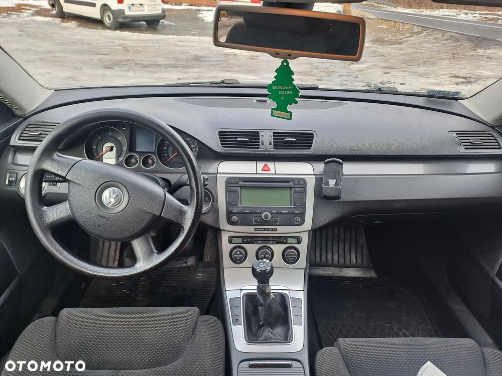 Volkswagen Passat 1.9 TDI Comfortline - 4