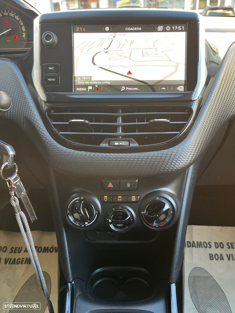 Peugeot 2008 1.5 BlueHDi Signature - 26