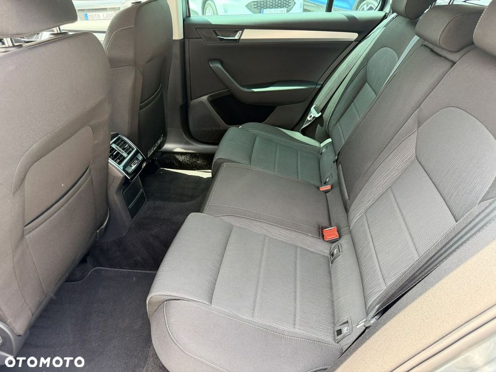 Skoda Superb 2.0 TDI Ambition DSG7 - 32
