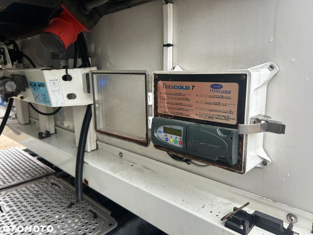 Schmitz Cargobull CARRIER VECTOR 1550 / WINDA z UDT / GRUBA ŚCIANA 7 CM / 4 ZAMKNIĘCIA / OŚ PODNOSZONA / BARDZO ŁADNE OPONY / AGREGAT TYLKO 2952 MOTOGODZIN !! - 16