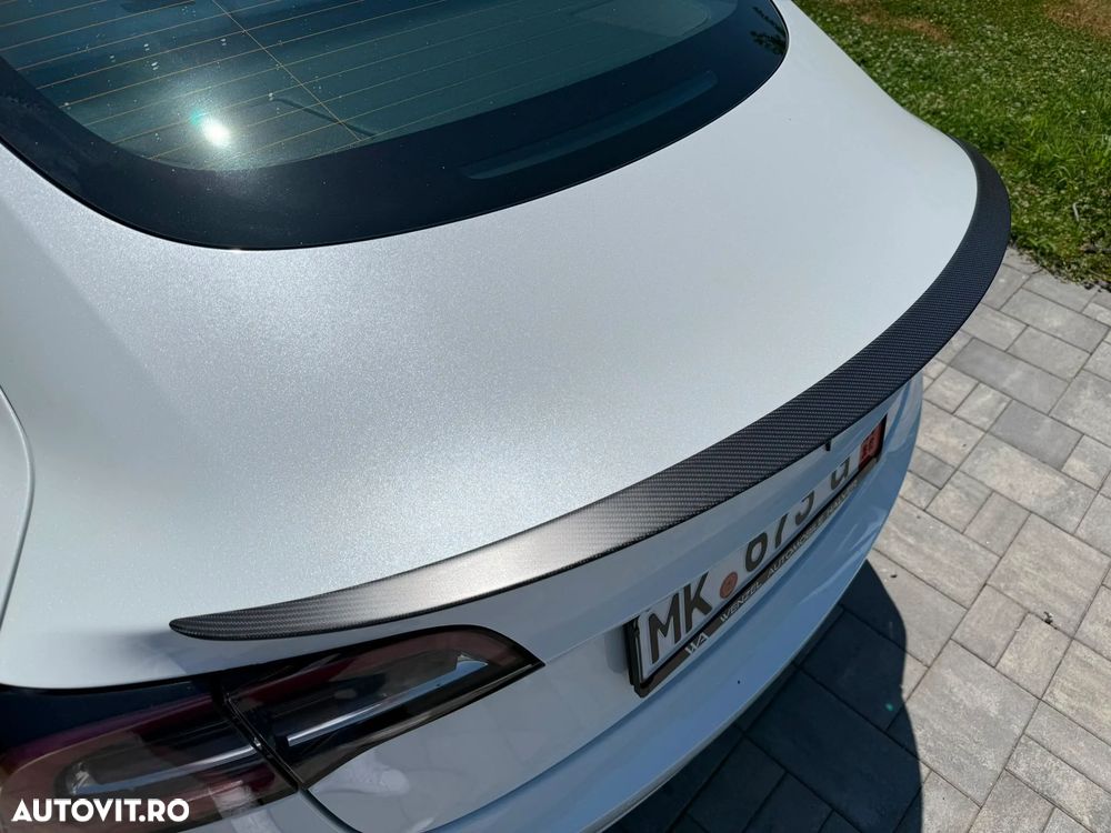 Tesla Model 3 - 12
