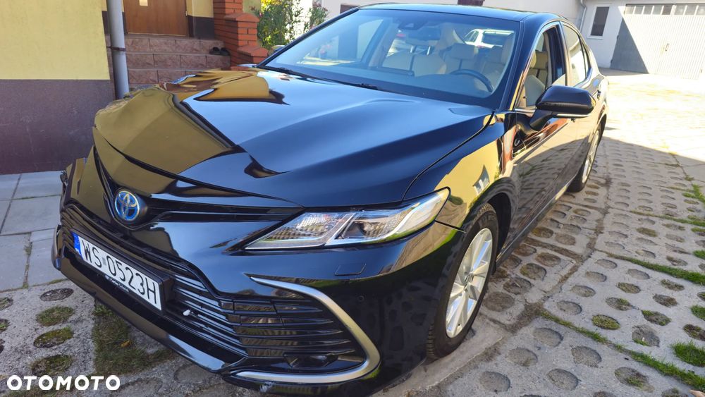 Toyota Camry - 1