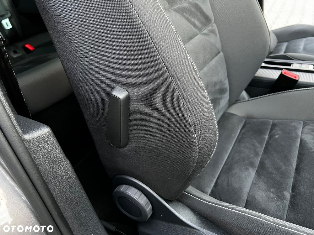 Volkswagen Golf 1.4 TSI BMT Highline - 23
