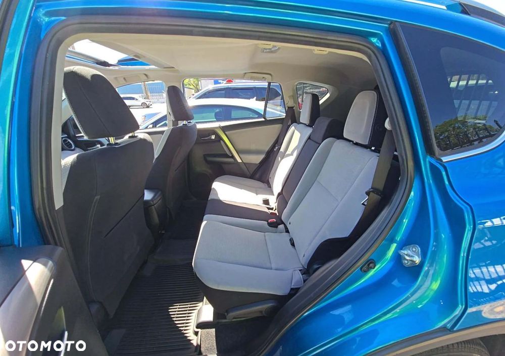 Toyota RAV4 - 8
