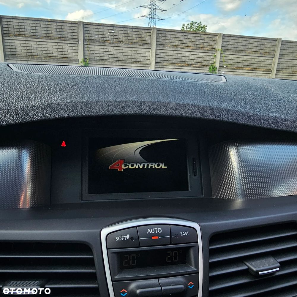 Renault Laguna dCi 180 FAP GT - 34