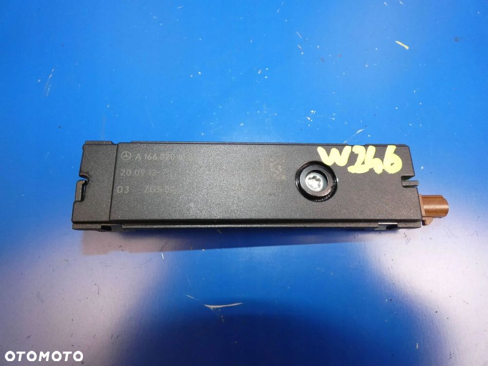 MERCEDES B W246 A W176 CLA W117 WZMACNIACZ ANTENY RADIA - 1