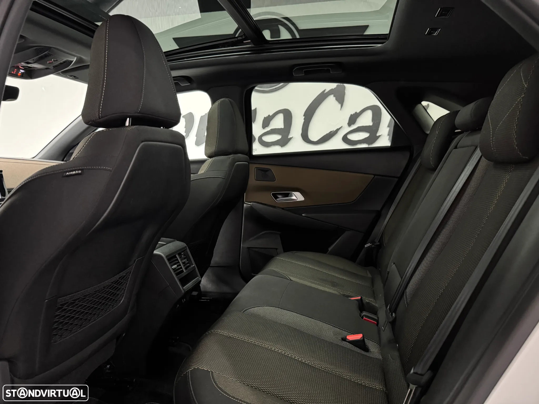 DS DS7 Crossback - 12