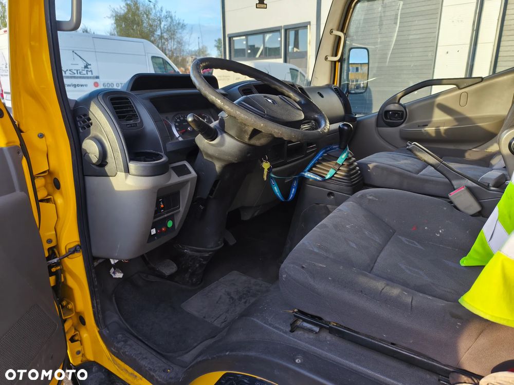 Renault Maxity - 21