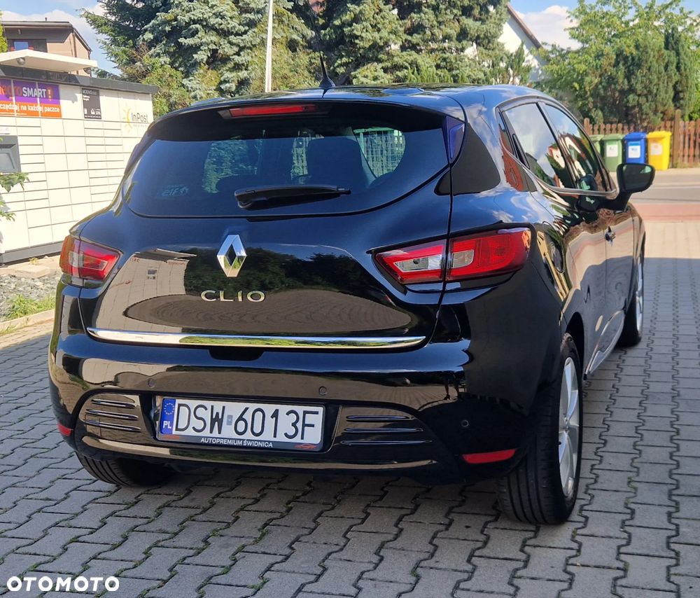 Renault Clio 1.2 16V Limited Plus - 11