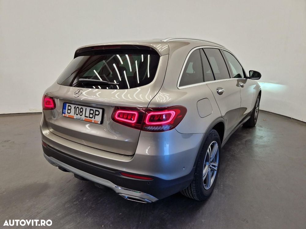 Mercedes-Benz GLC - 24