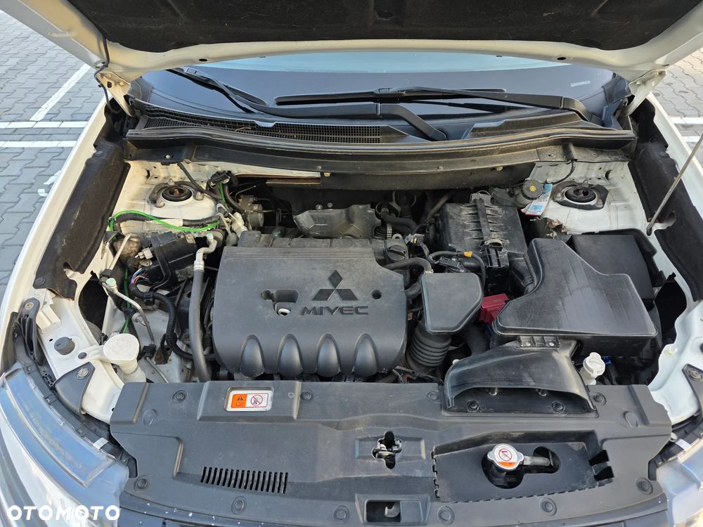 Mitsubishi Outlander 2.4 Instyle CVT - 21