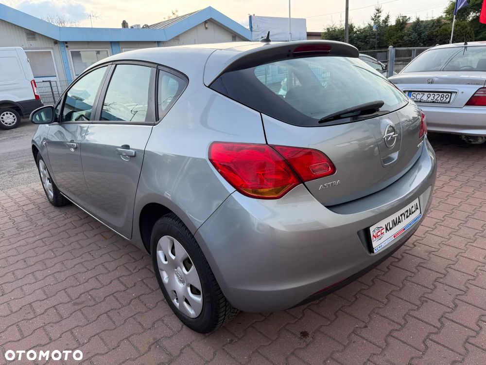 Opel Astra 1.4 ecoFLEX - 12
