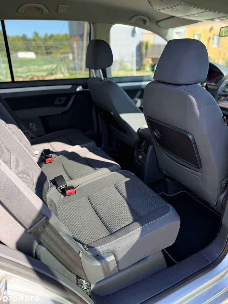 Volkswagen Touran 1.9 TDI DPF BlueMot Conceptline - 21