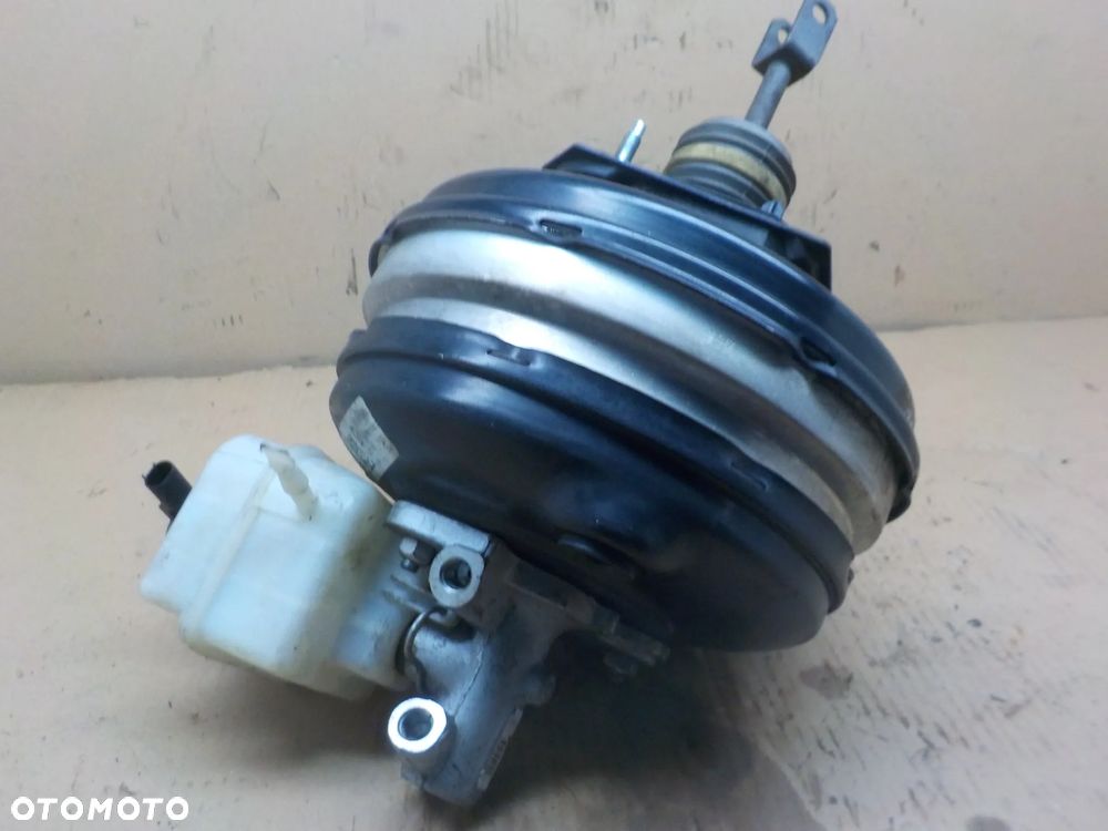 BMW F10 F11 3.0 D SERWO HAMULCOWE - 1