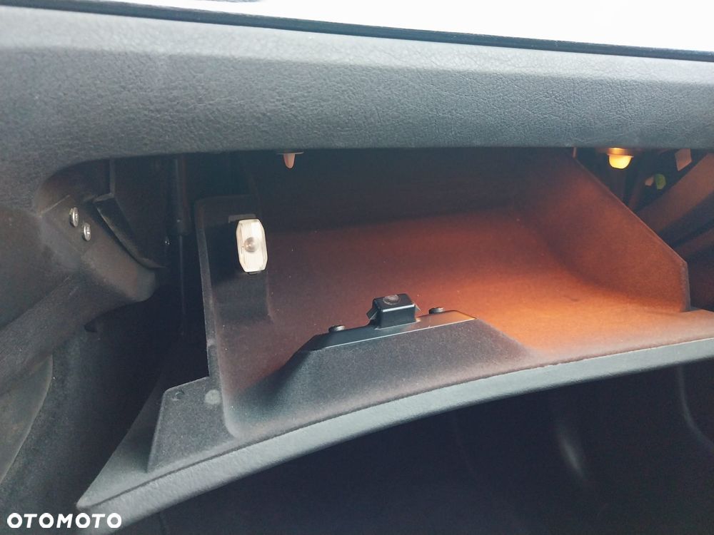 BMW Seria 5 523i - 15