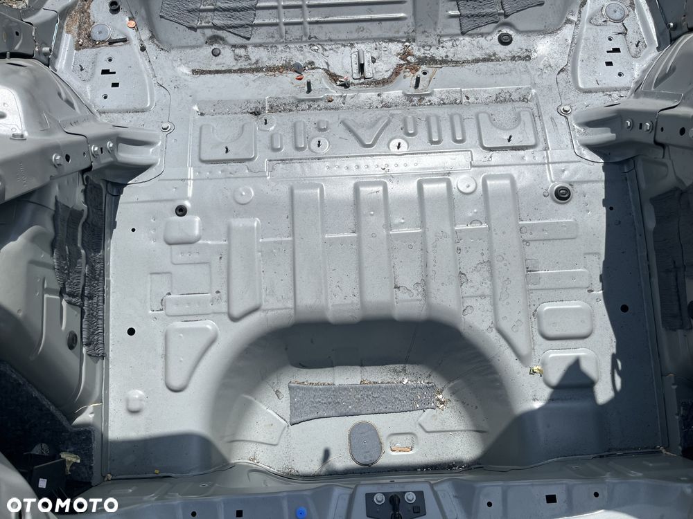 Dupa z dachem ćwiartka błotnik wanna pas tylny Peugeot 208 II ELEKTRYK - 8