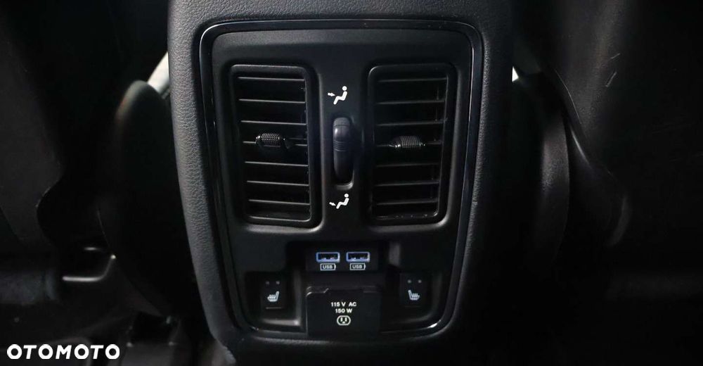 Jeep Grand Cherokee - 33