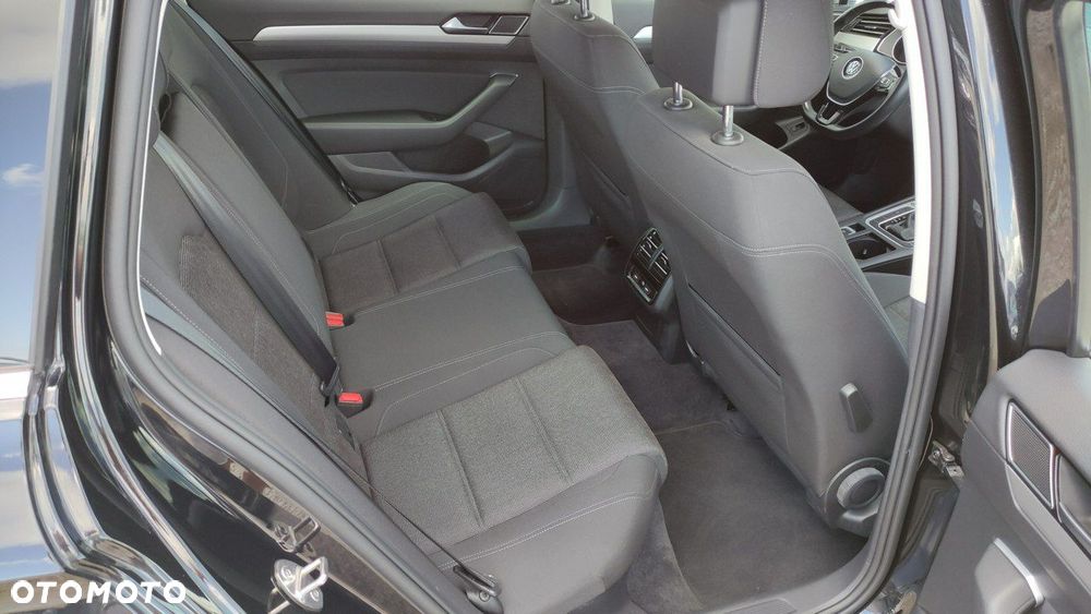 Volkswagen Passat - 7