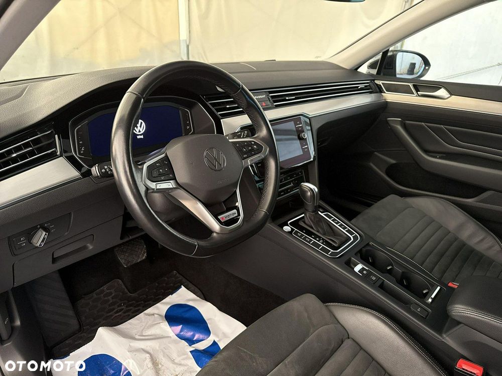 Volkswagen Passat - 14