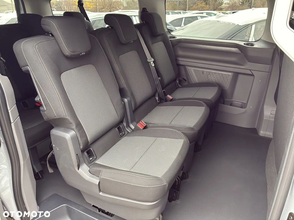 Volkswagen Caravelle - 17