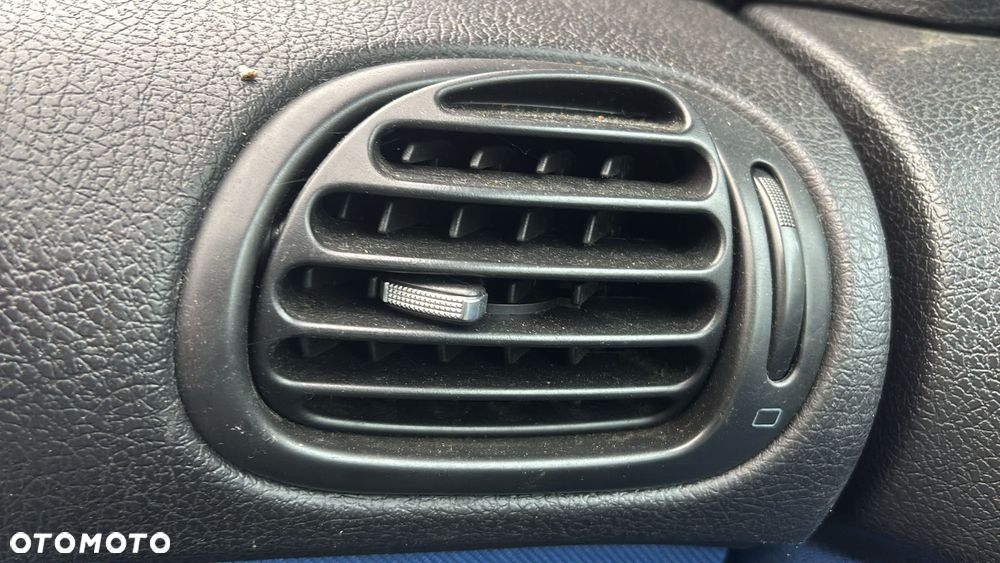 Kratka nawiewu Peugeot 206cc - 3