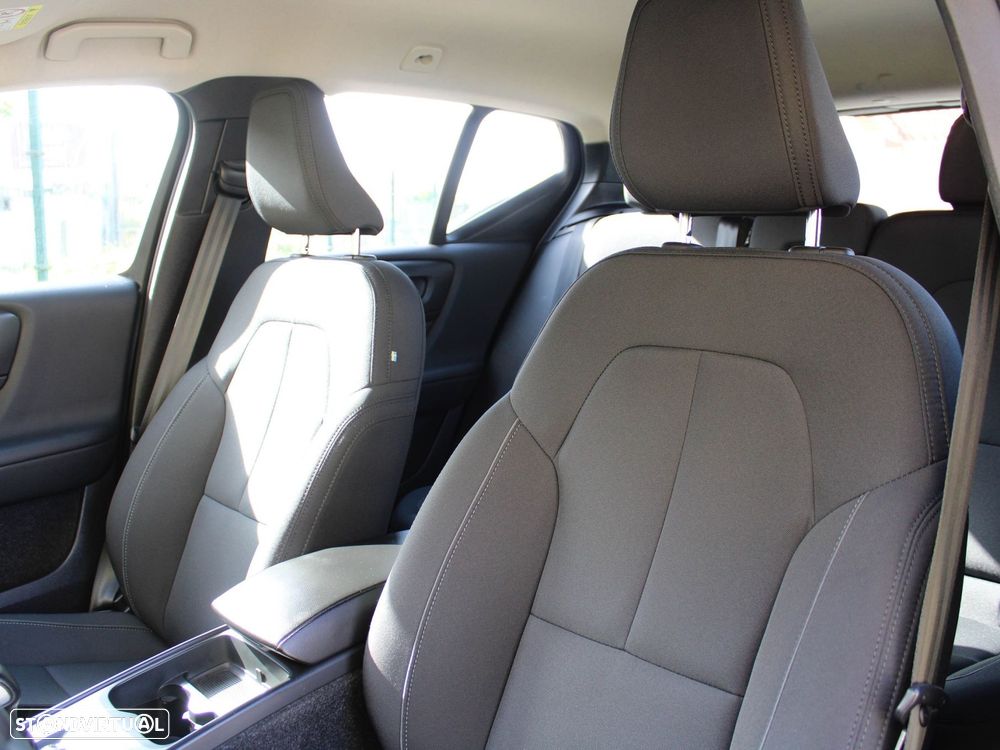 Volvo XC 40 1.5 T2 Momentum - 24