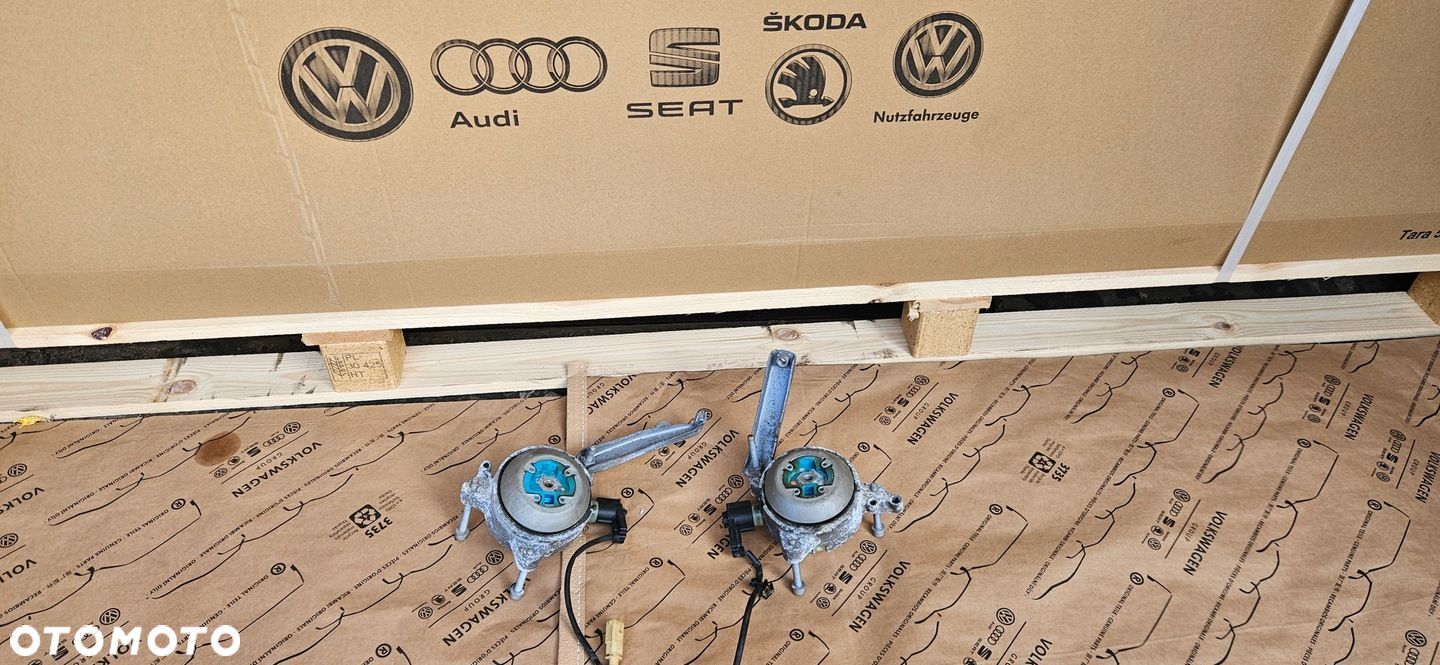 AUDI S8 A8 D4 LIFT 4.0 TFSI PODUSZKA PODUSZKI SKRZYNI BEIGÓW JAK NOWE - 1