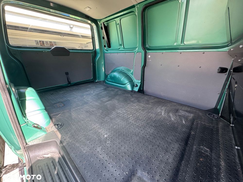 Volkswagen Transporter - 26