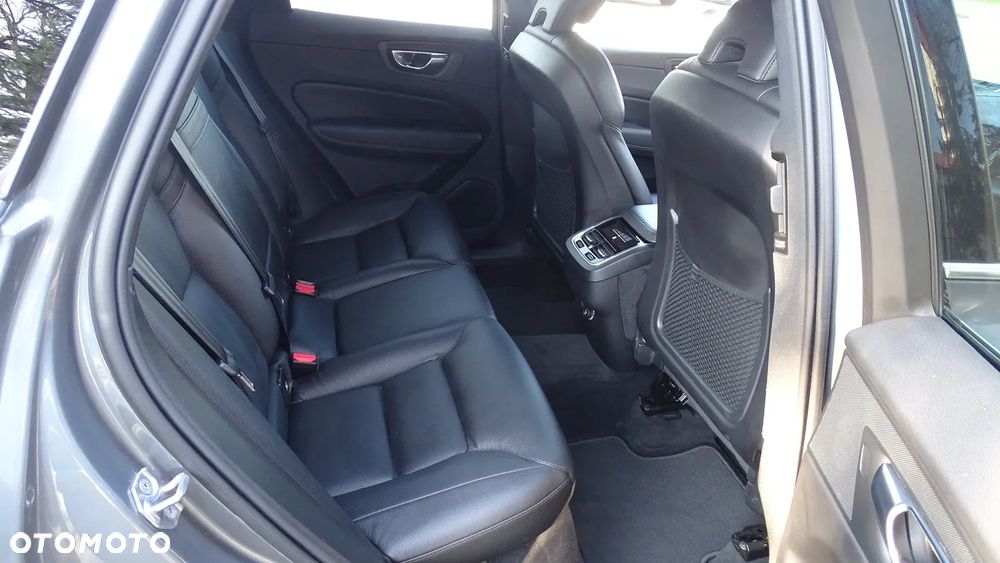 Volvo XC 60 B4 D AWD Geartronic Inscription - 11