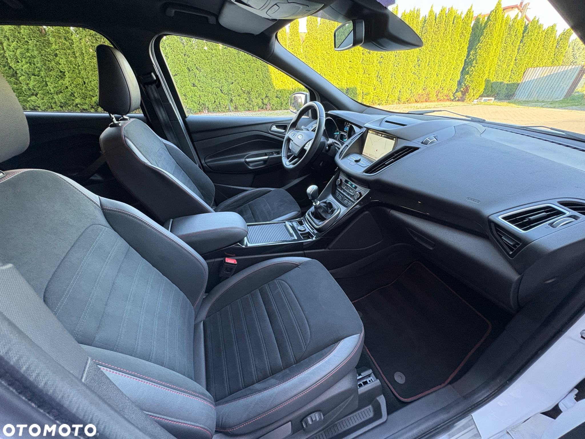 Ford Kuga 1.5 EcoBoost 2x4 ST-Line - 10