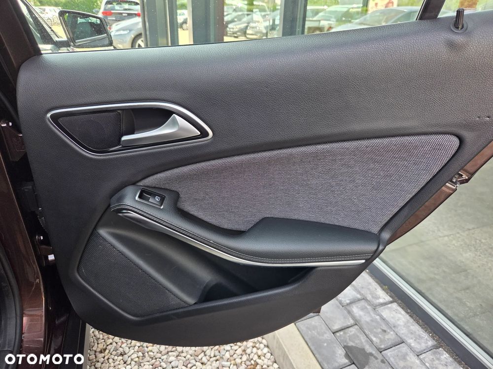 Mercedes-Benz GLA 200 7G-DCT Style - 15