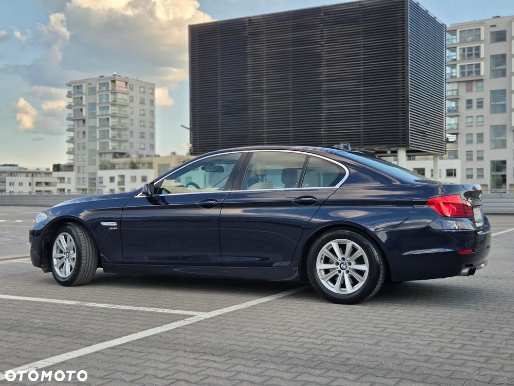 BMW Seria 5 528i xDrive - 9