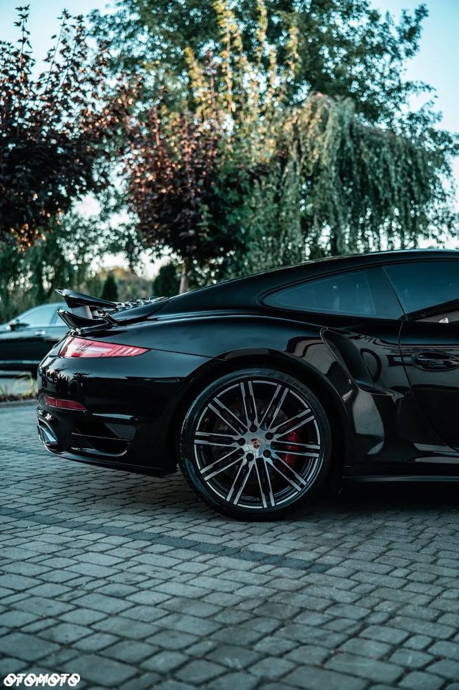 Porsche 911 Turbo - 16