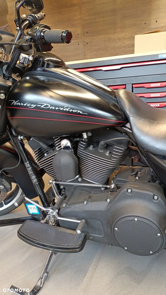 Harley-Davidson Touring Road Glide - 6