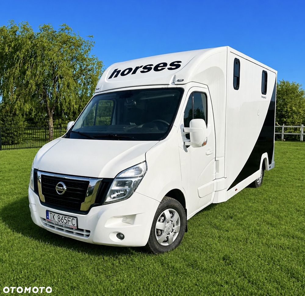 Nissan NV400 - 1